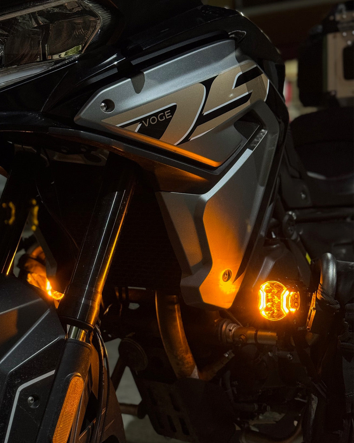 V-ULTRA Series LED Side Shooter Amber/White Pod Lights with Amber DRL